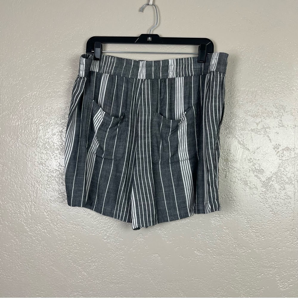 Chosse 5 Ítems For $30Sonoma goods for life women OX gray white striped shorts - Picture 8 of 16